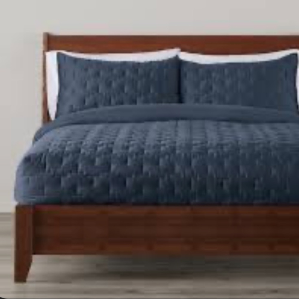 MODAVARI NWT 3pc Comforter Set -Full/Queen
-blue